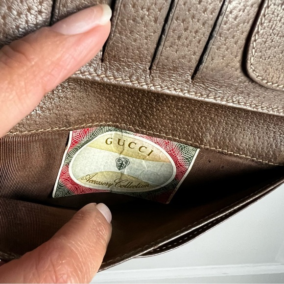 Authentic Gucci bifold long wallet - Picture 5 of 10